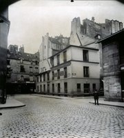 Rue des Hospitalières Saint Gervais du marché des Blancs Manteaux à droite et des Rosiers au fond Atget