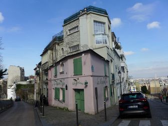 Corner rue de l'Abreuvoir and rue des Saules Maison Rose Ramon Pichot