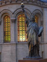 courtyard museum arts et Métiers statue of Liberty