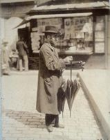 Marchand de parapluies - Place Saint-Médard
Atget - 1901
(Musée Carnavalet)
