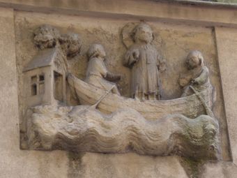 42 rue Galande stone bas relief Saint julien l'Hospitalier