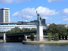 Pont de Grenelle Statue of Liberty