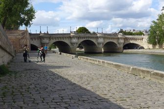 Pont Neuf quai des Grands Augustins