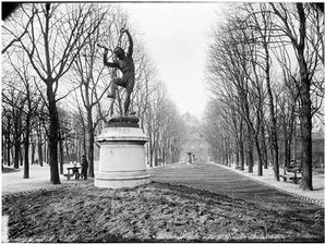 Statue in the park Jardin du Luxembourg Atget
