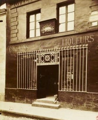 «  A l’agneau pascal  » Cabaret – 11, rue de Valence
Atget – Entre 1910 et 1911
(Musée Carnavalet)