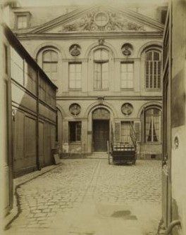 Cour, Hôtel de Libéral Bruant
1, rue de la Perle
Atget
(Musée Carnavalet)
