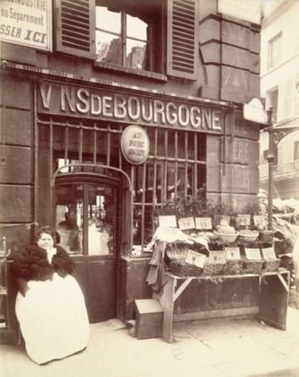 Cabaret au « Port Salut » - Marchande de coquillages
Rue des Fossés Saint-Jacques
Atget – 1903
(Musée Carnavalet)