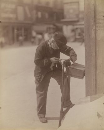Saw sharpener
Atget – 1899/1900
(MoMA)
