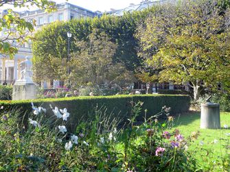 Jardin du Palais Royal Petit canon méridien